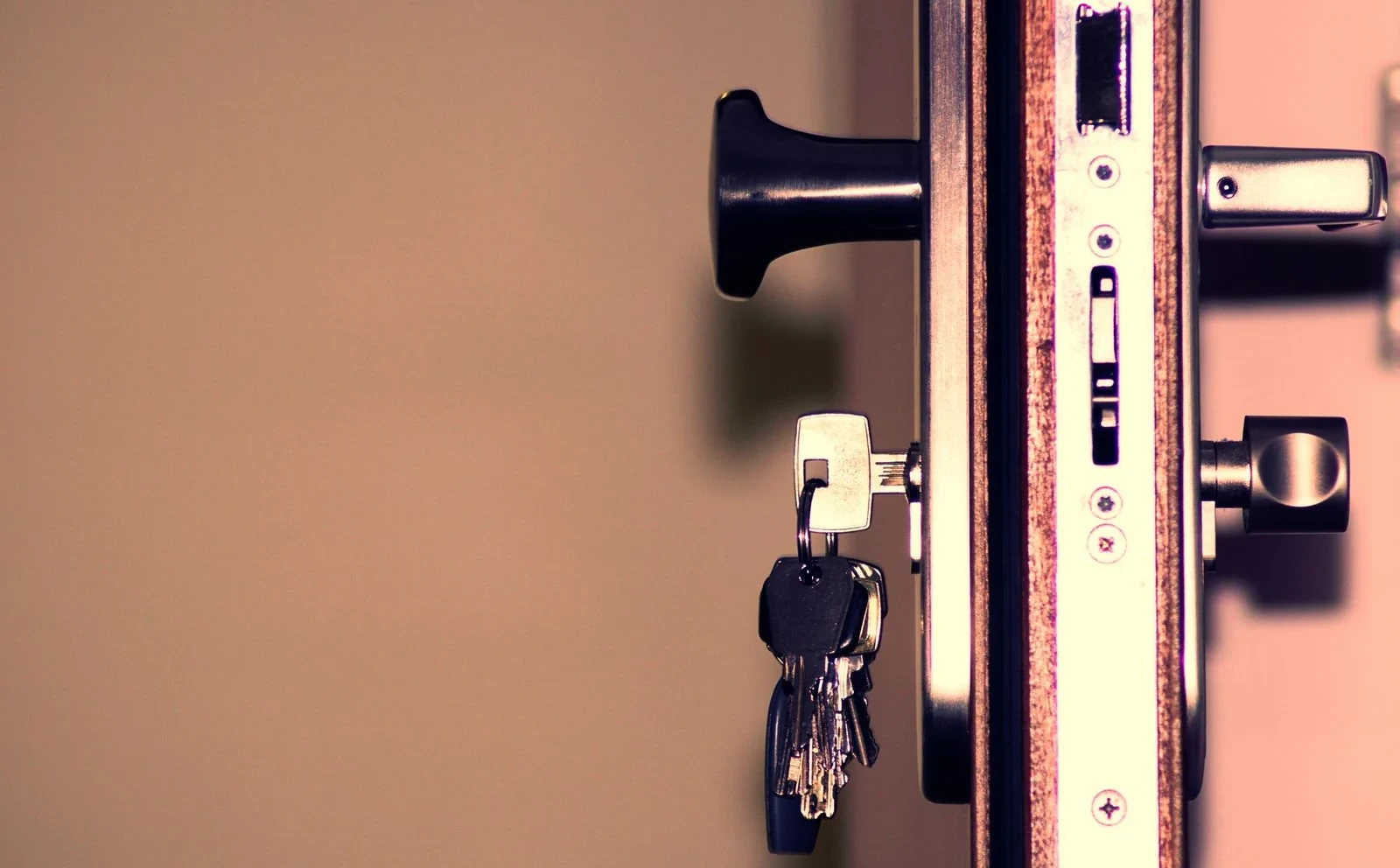 secondary — illustrative locksmith photography